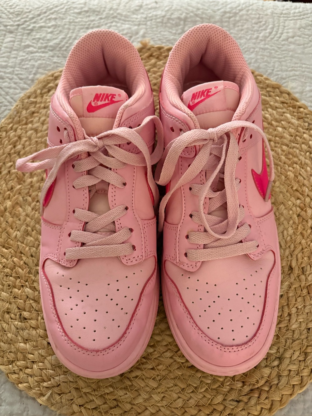 Nike Low-Top Sneakers in Light Pink with Hot Pink Swoosh *Gently preowned - Picture 2 of 8